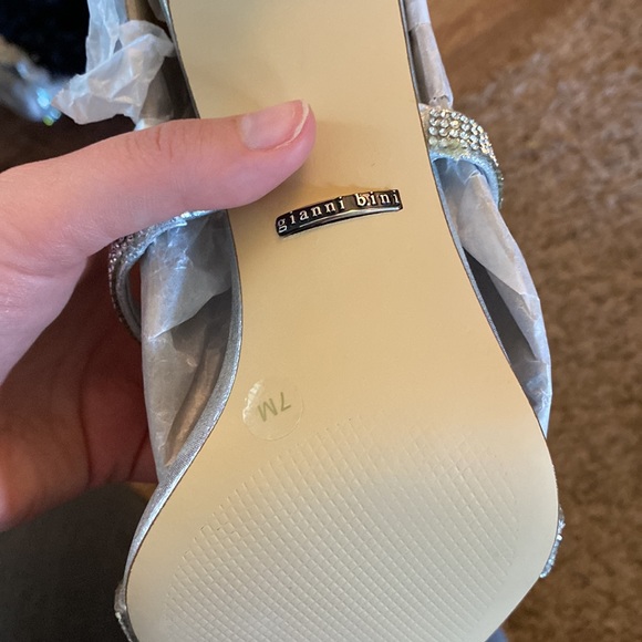 Heels - Picture 5 of 6